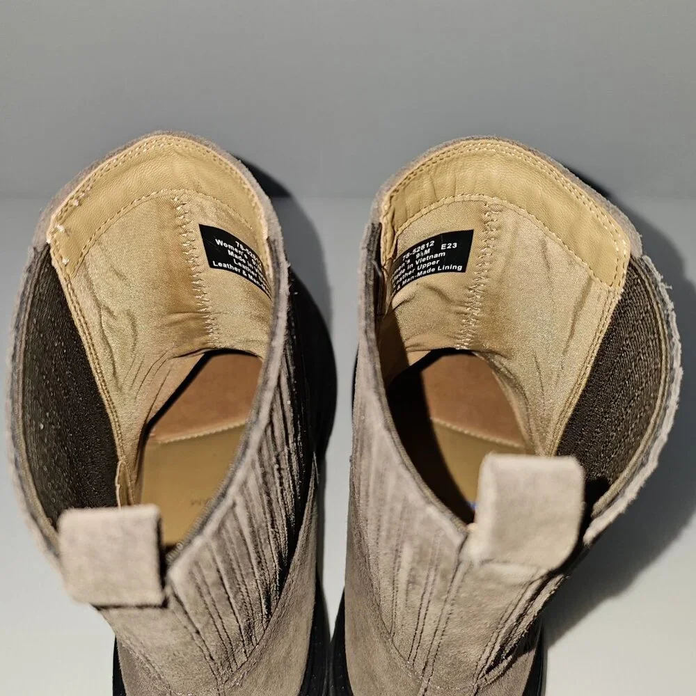 Johnston & Murphy Gianna Chelsea Ankle Boot Womens 9.5 Gray Suede Lug Sole NEW